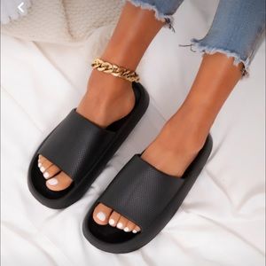 Black cloud cushion nonslip slides